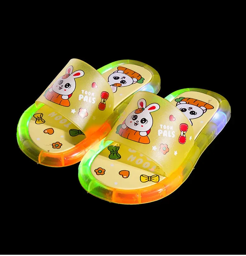 슬리퍼 Kids Shoe Fashion LED Luminescent Children's Slippers 2023 Summer New Cartoon Crystal Shoes Girls/boys Sandals Flip Flops