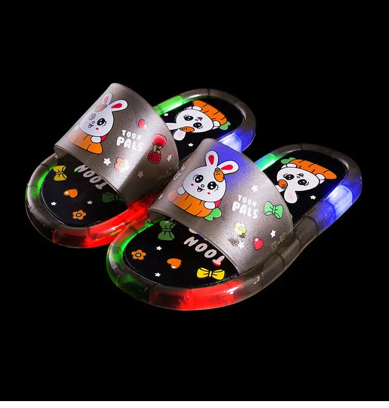 슬리퍼 Kids Shoe Fashion LED Luminescent Children's Slippers 2023 Summer New Cartoon Crystal Shoes Girls/boys Sandals Flip Flops