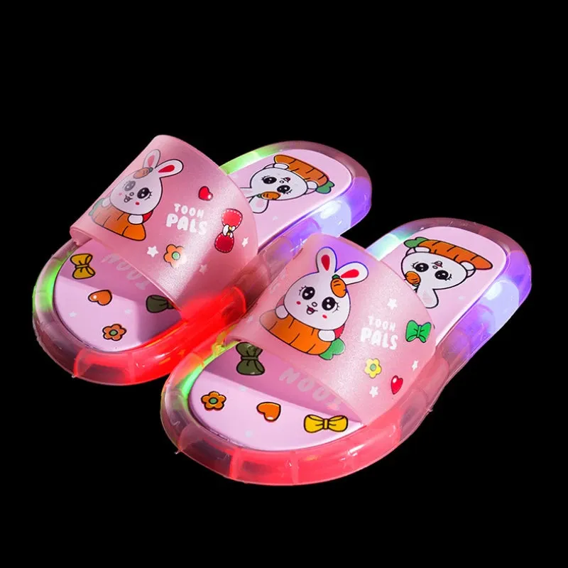 슬리퍼 Kids Shoe Fashion LED Luminescent Children's Slippers 2023 Summer New Cartoon Crystal Shoes Girls/boys Sandals Flip Flops