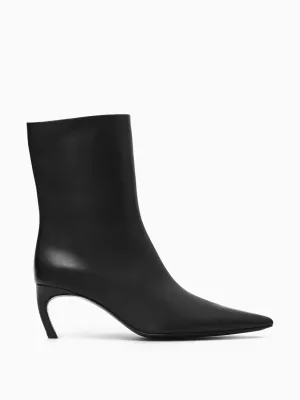 Black ankle heeled boots