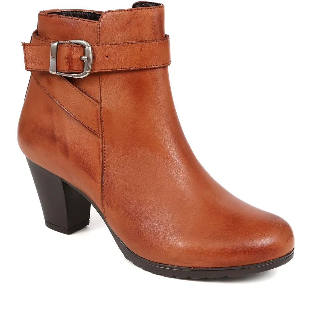 Heeled Leather Ankle Boots - VED40001 / 326 050