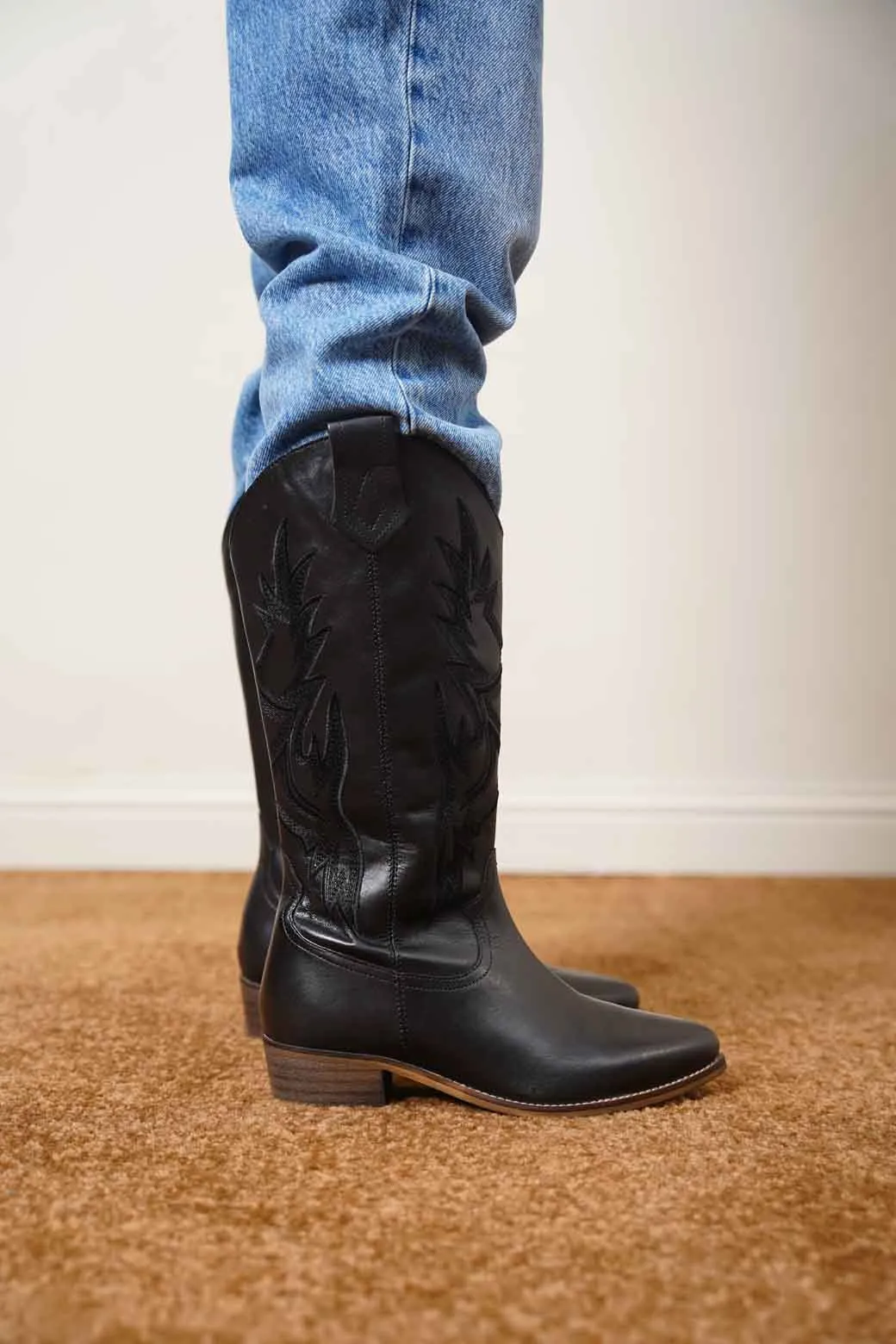 LEATHER COWBOY BOOT