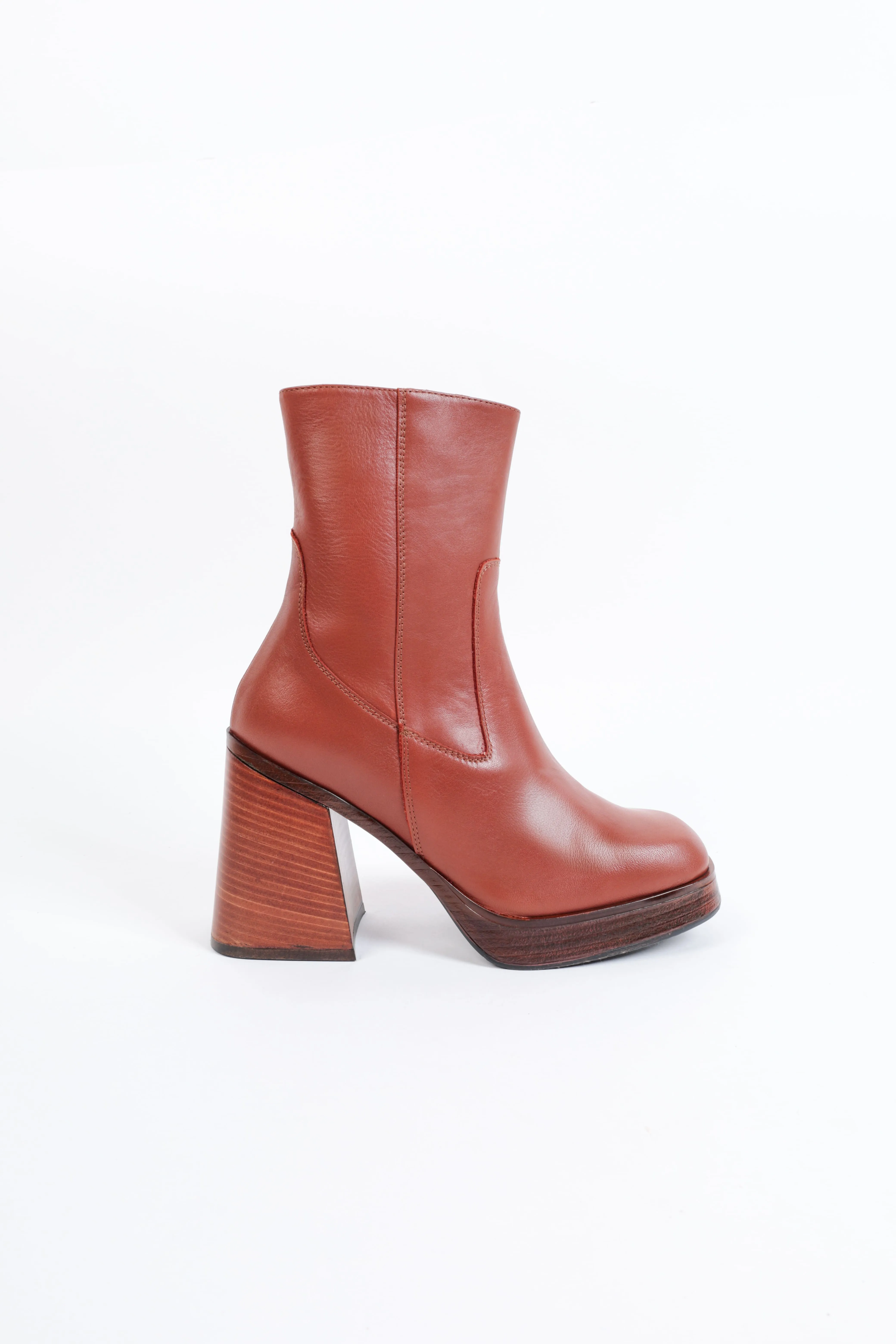 LUCY BRICK- Heeled Ankle Boot