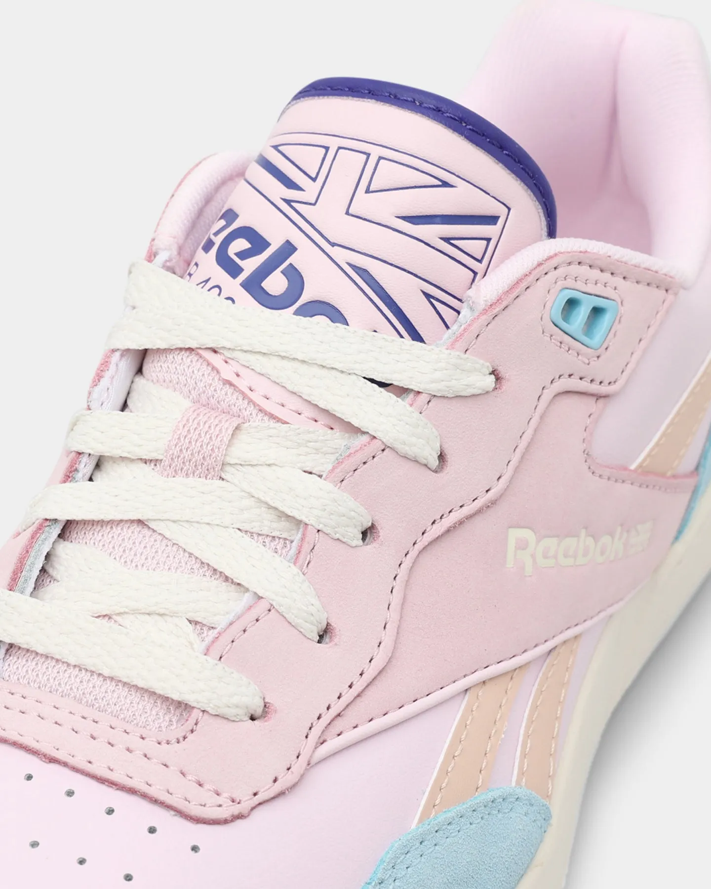 Reebok Women's BB 4000 II Pale Pink/Chalk