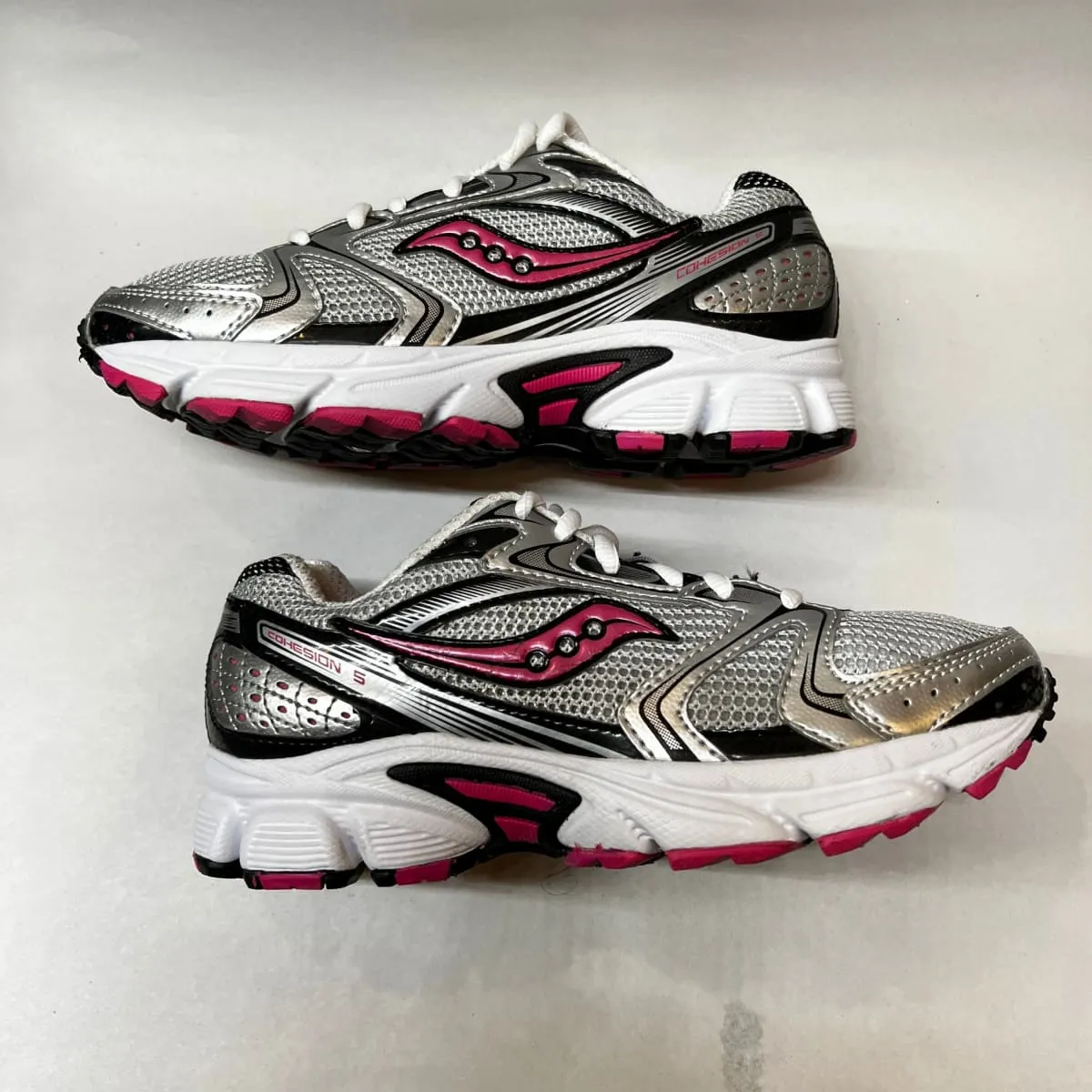 Saucony •Cohesion 5• Running Shoe • Silver/Black/Pink • 6 Wide - Preowned