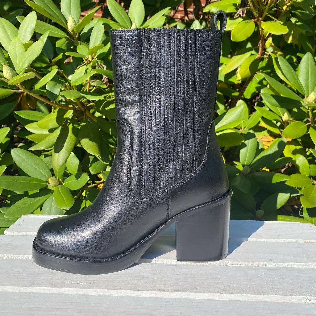 Seychelles Sweet Escape Boots - Size 6.5