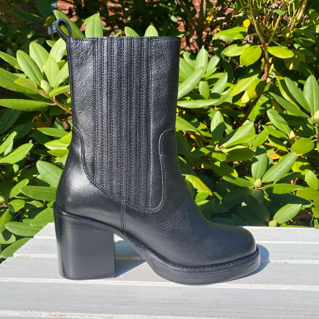 Seychelles Sweet Escape Boots - Size 6.5